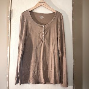 Long Sleeved T-shirt Size Large